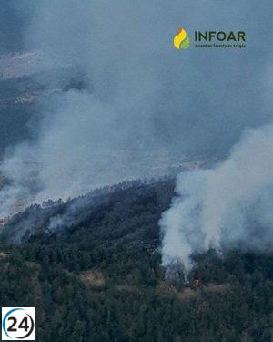 Operativo contra incendios se moviliza para controlar un fuego en las cercanías de Hecho, Huesca.