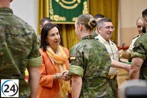 Casi 400 soldados del Regimiento de Cazadores de Montaña de Jaca reciben distinciones por su labor en la crisis de Valencia.