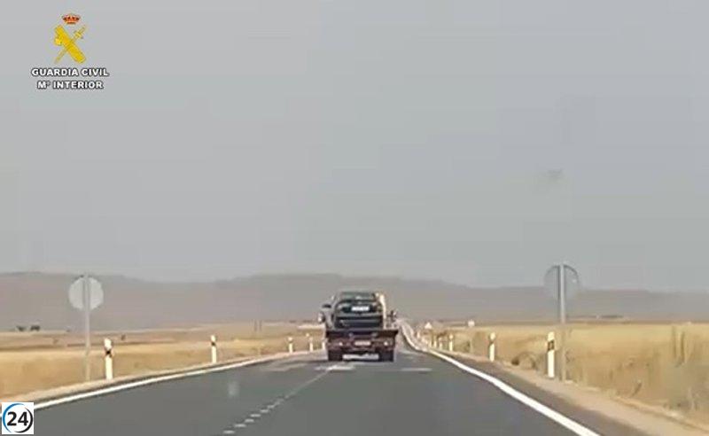 Conductor de grúa arrestado en Teruel por superar hasta siete veces el límite de alcoholemia en dos días.