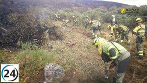 Bomberos aragoneses en León destacan los arduos desafíos de su labor en terrenos complicados.
