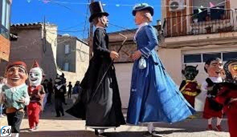 Los Marqueses de Linares llevan sus gigantes desde Calatayud hasta Linares para un desfile.