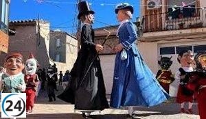 Los Marqueses de Linares llevan sus gigantes desde Calatayud hasta Linares para un desfile.