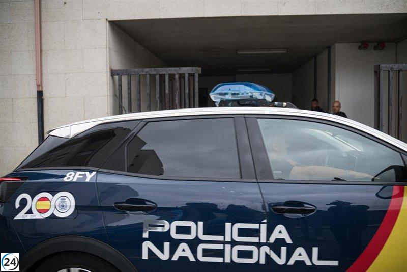 Rescate en Huesca: la Policía evita que una mujer salte desde un cuarto piso.