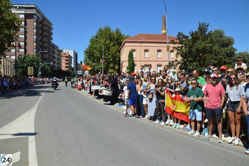 Monzón (Huesca) apoya con entusiasmo la salida de la octava etapa de la Vuelta Ciclista a España.
