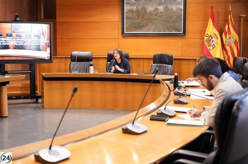 Educadores y bienestar psicológico dominan la inaugural reunión de la comisión sobre la influencia tecnológica en Aragón.