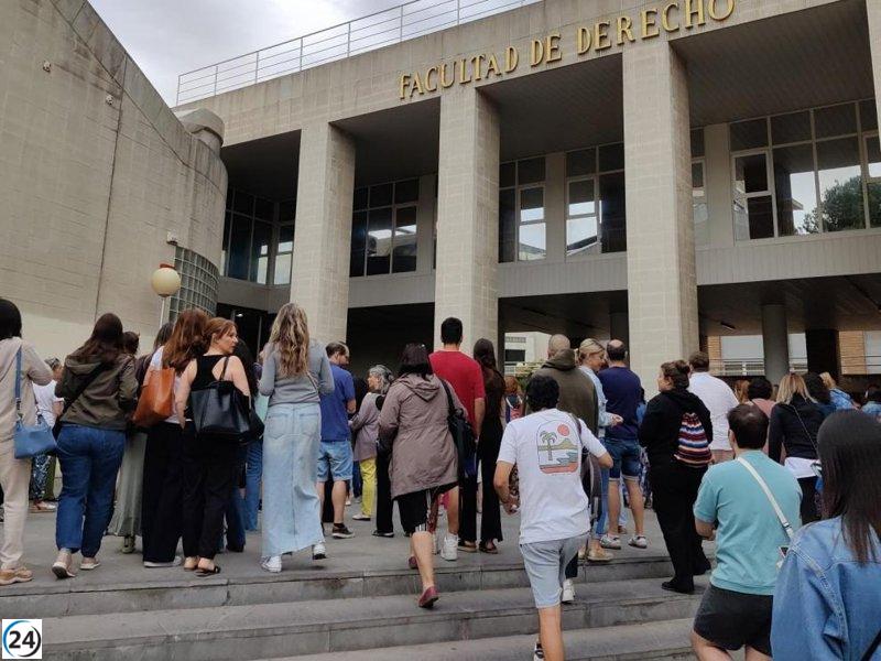 Aragón prioriza pruebas escritas y prácticas en oposiciones, disminuyendo exámenes orales.