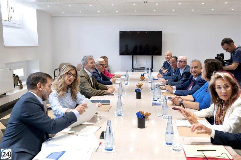 Productores de cerdo exigen a España negociar aranceles con China tras impacto en mil contenedores de Aragón.