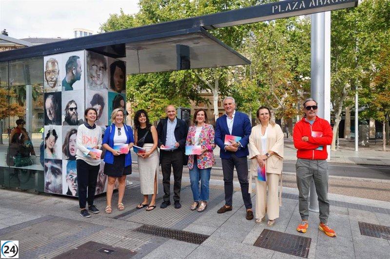 Parada Asalto transforma las marquesinas del tranvía en una vibrante exposición artística al aire libre.