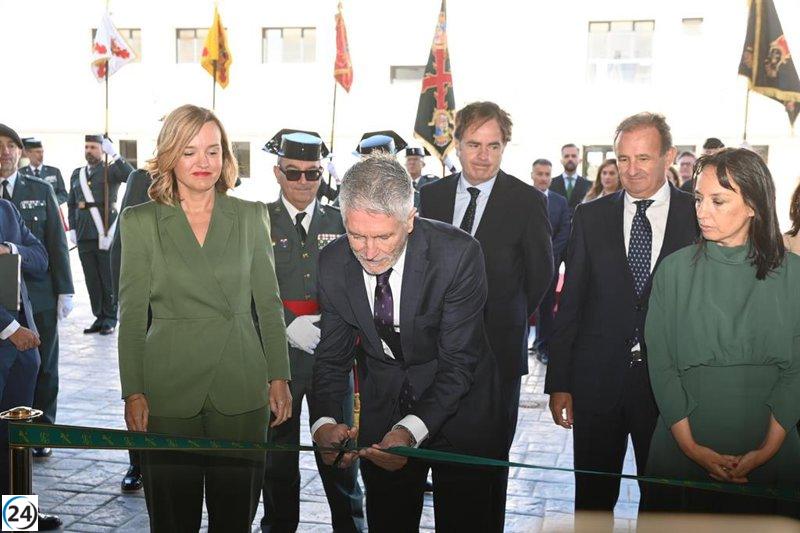 Ministro del Interior defiende la nueva Comandancia en Zaragoza y promete mejorar las condiciones.