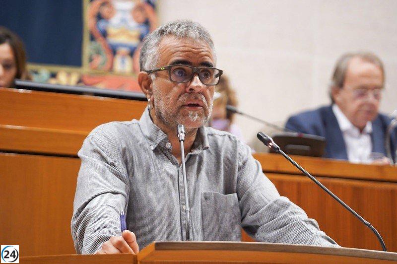 Corrales (Podemos) solicita amnistía para los '6 de Zaragoza', a quienes califica de defensores de la democracia.