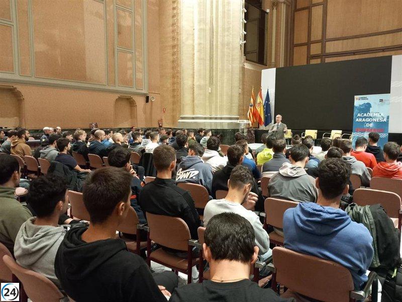 La Academia de Bomberos de Aragón forma a 75 nuevos reclutas.