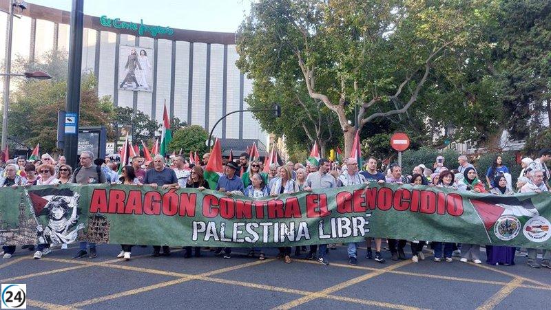 Mil manifestantes en Zaragoza apoyan al pueblo palestino con el lema 'Aragón se opone al genocidio'.