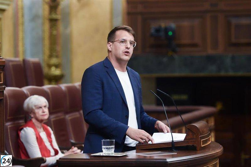 Diputado de CHA en Sumar exige a Sánchez que convoque elecciones si no logra aprobar los nuevos Presupuestos.