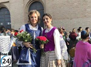 Floristas señalan un incremento en la demanda de ramos elaborados para rendir homenaje a la Virgen del Pilar.