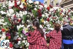 Gran Éxito de la Ofrenda Floral a la Virgen del Pilar en un Día Soleado y Festivo.