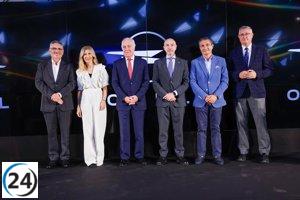 Exposición en Mobility City destaca la exclusiva relación de Opel con Zaragoza a través de 25 obras singulares.