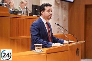 El Parlamento de Aragón destaca la labor de Javier Lambán en el progreso social y económico de la región.