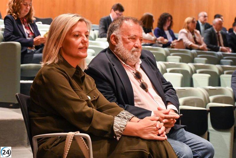 Sancho (PSOE) desafía al PP: “Las paradas de nuestros pueblos no se eliminarán”