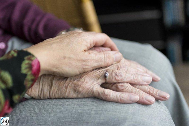 Empleado arrestado por robar joyas por 14.000 euros en geriátricos de Zaragoza.