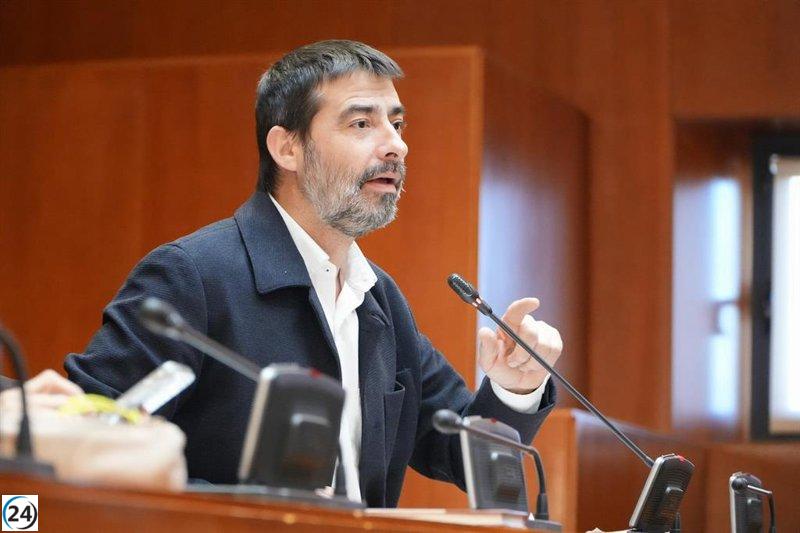 IU denuncia el déficit presupuestario en la educación pública y la creciente inversión en centros concertados.