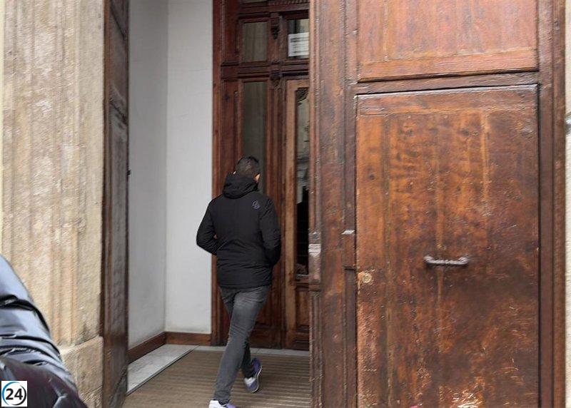 La UCO realiza un registro de seis horas en las oficinas de Forestalia en Zaragoza por la 'trama Leire'.