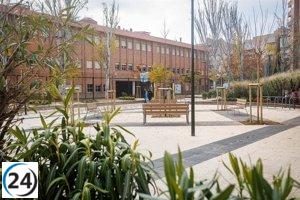 Renovación de Plaza Monsalud: nuevo arbolado y mobiliario revitalizan el barrio.