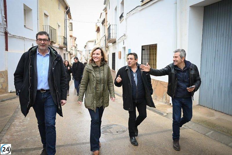 Alegría (PSOE) defiende en Teruel la importancia de preservar los servicios públicos.
