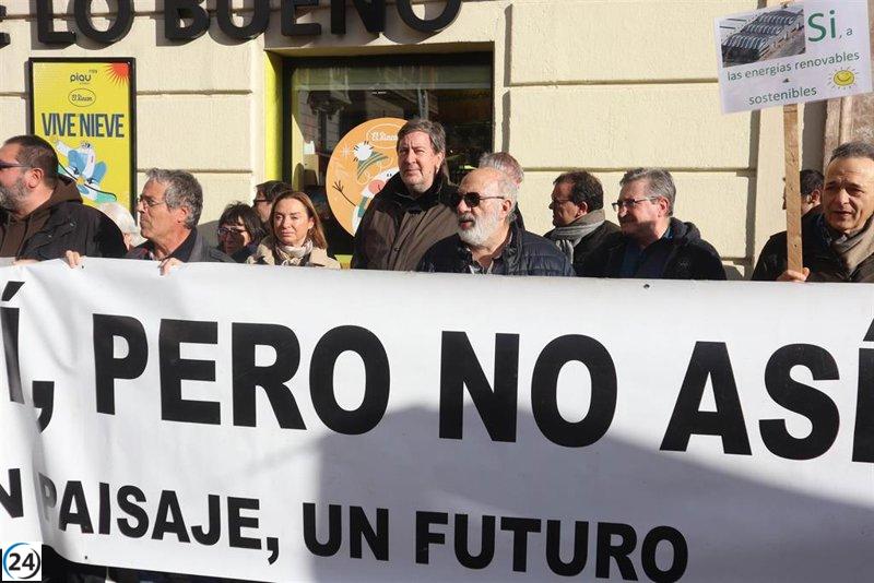 Vox exige a PP y PSOE transparencia sobre sus acuerdos con Forestalia.