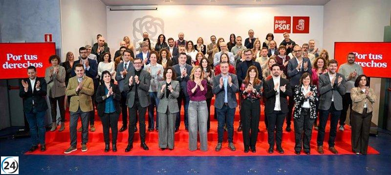 Pilar Alegría promete transporte gratuito para quienes necesiten atención médica en las cabezas de comarca.