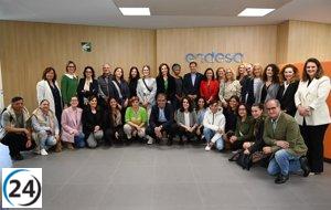 Endesa Foundation forecasts enhancing the employability of 60 at-risk individuals in Zaragoza through 'Cambiando Vidas'.