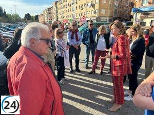 Chueca (PP) promete aparcamiento en Casablanca durante reunión con vecinos en Embarcadero.