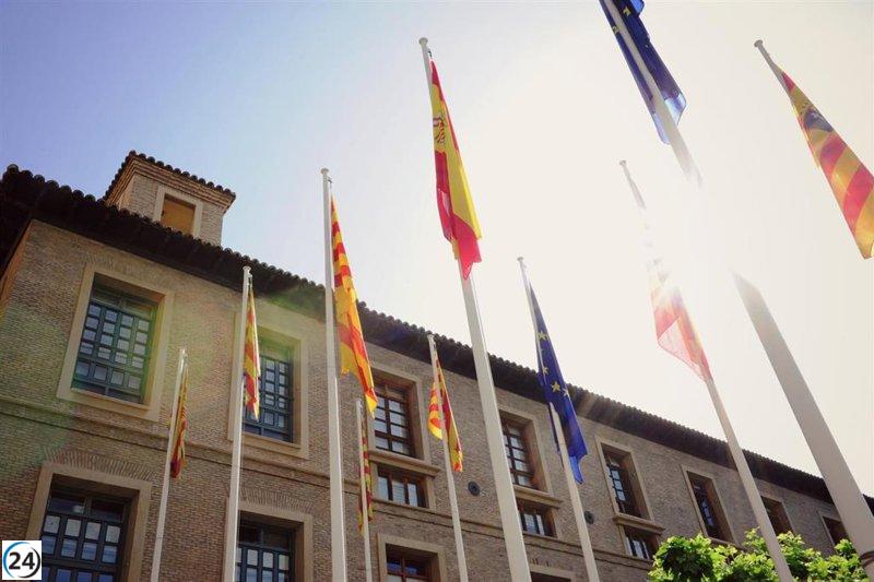 La CNMC discute defensa de la competencia en licitaciones municipales.