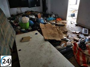 Urbanismo ordena desinfectar edificio okupado y siniestrado en Las Fuentes.