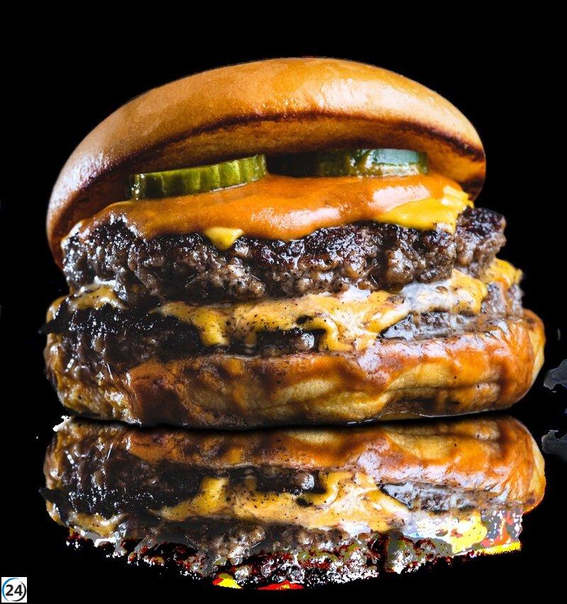 Azcón considera que 'The Champions Burger' es un éxito para impulsar la oferta de Zaragoza.