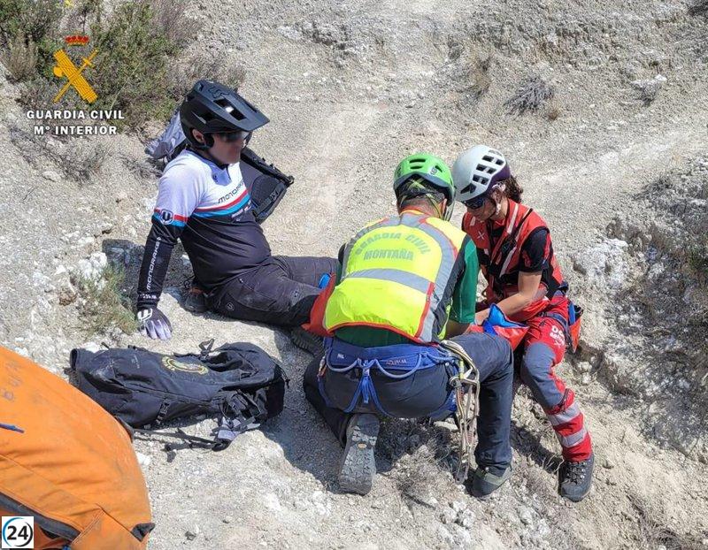 Guardia Civil rescata ciclista herido en Alfajarín.