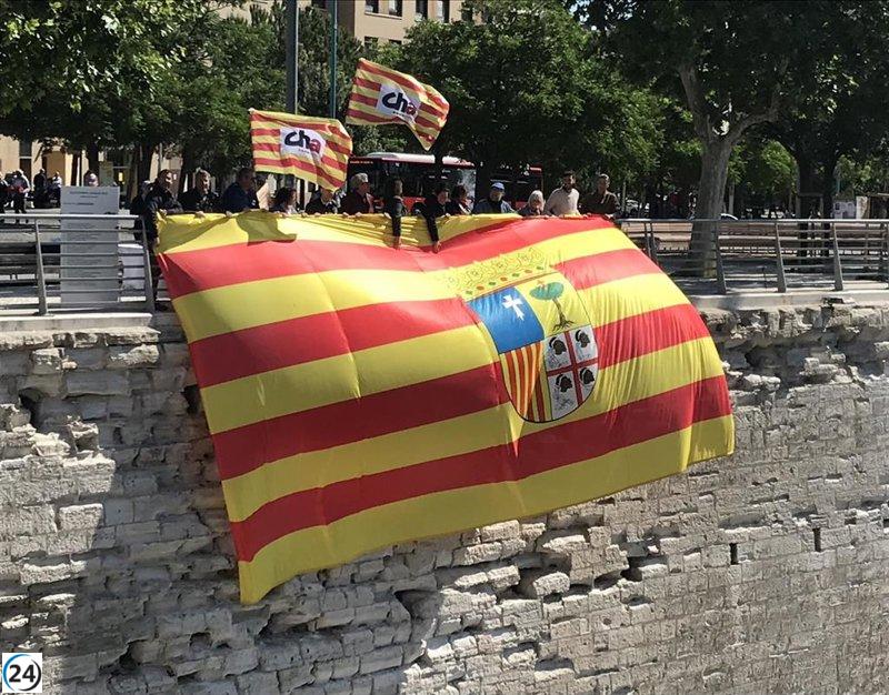CHA despliega gran bandera aragonesa y busca gobiernos de progreso y aragonesismo.
