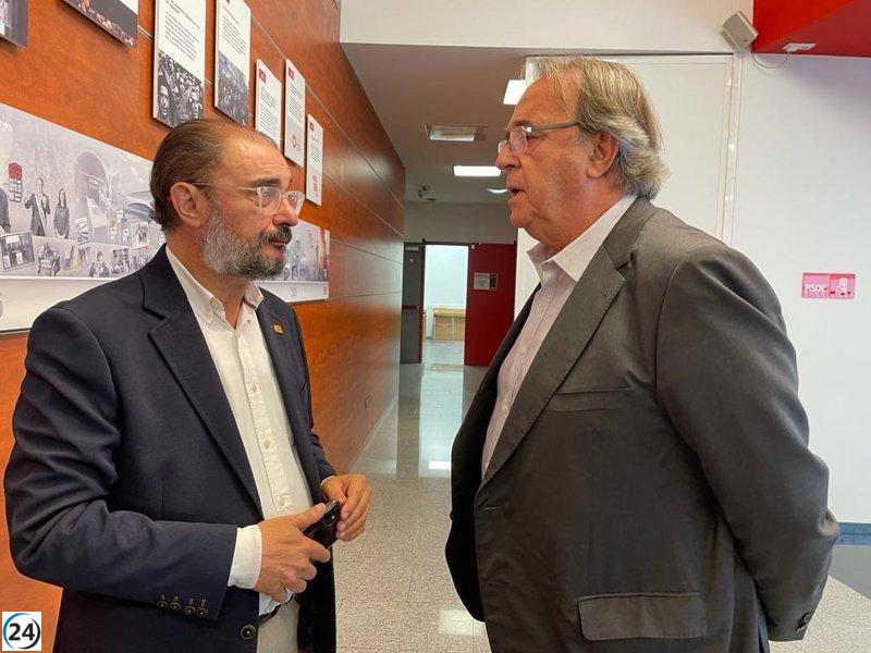 Lambán (PSOE) presiona a Azcón (PP) para mostrar los 34 votos a favor de su investidura.