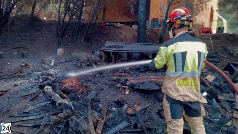 Incendio mixto en retiro budista cerca de Monroyo controlado por bomberos de la DPT