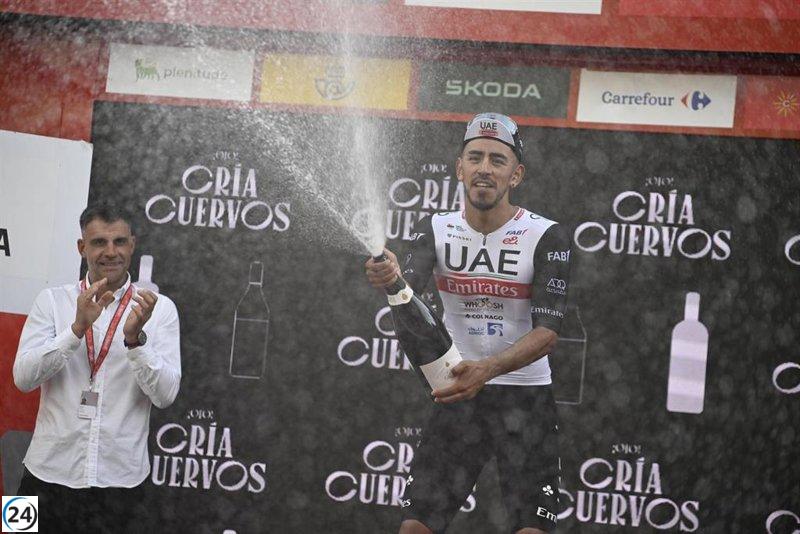 Molano domina en Zaragoza mientras Kuss se mantiene como líder de La Vuelta.