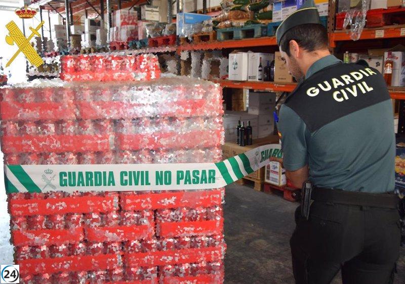 La Guardia Civil de Teruel decomisa miles de latas de refresco etiquetadas en idiomas extranjeros.