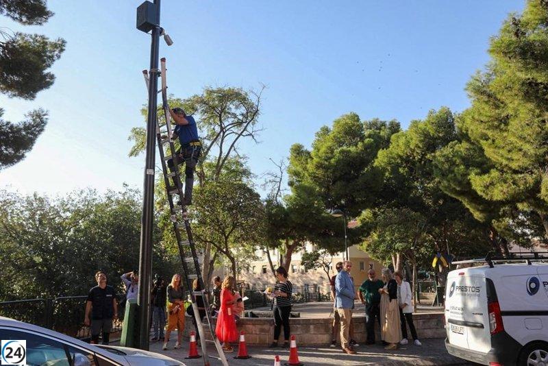 El Ayuntamiento de Zaragoza mejora la seguridad en Oliver con la instalación de cámaras de videovigilancia.