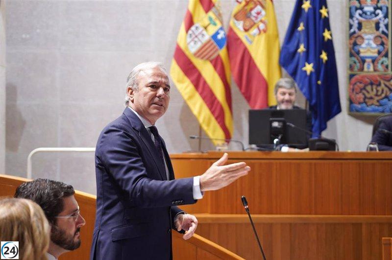 Jorge Azcón arremete contra Adif por reclamar una deuda de 1,4 millones al Gobierno de Aragón de hace seis años.