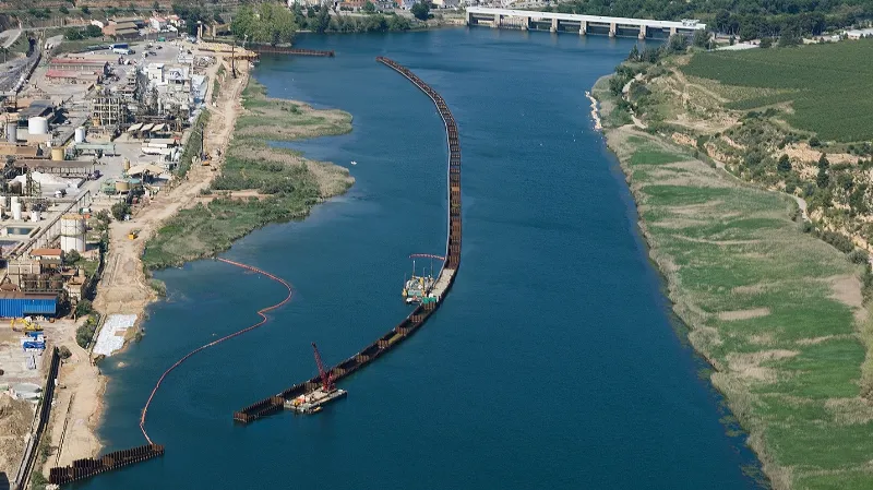 La contaminación pone en peligro la fauna acuática en el río Ebro